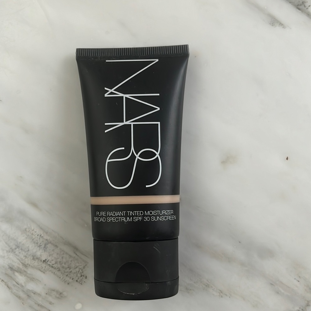 Nars pure radiant tinted moisturizer broad spectrum spf 30